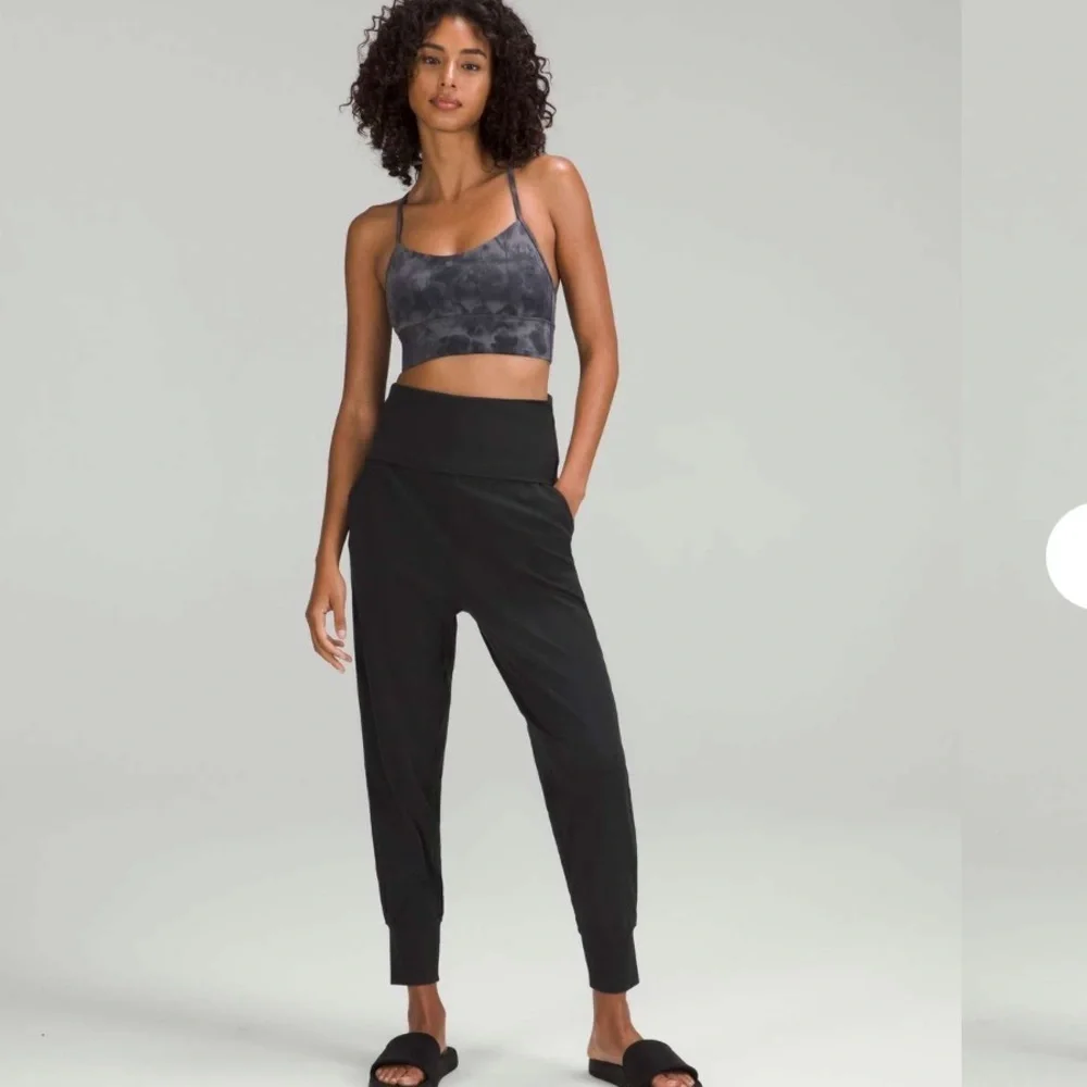 lululemon athletica High-Rise Ribbed-Waist Jogger - Black